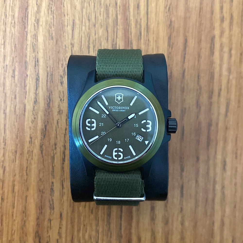 Olive Green Victorinox (Ref # 241514)